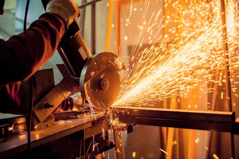 Things to check when purchasing industrial equipment